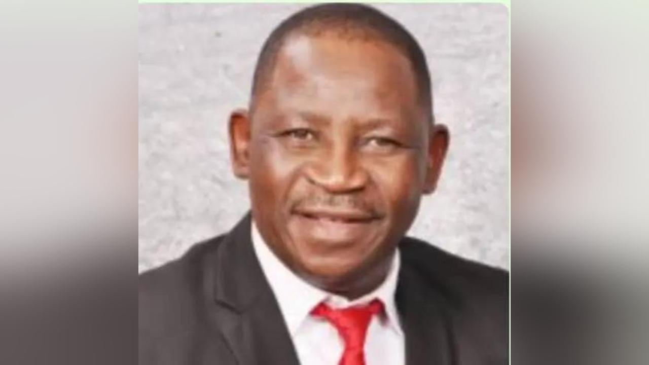 Undocumented Hambili chases Home Affairs official away Undocumented Hambili chases Home Affairs official away