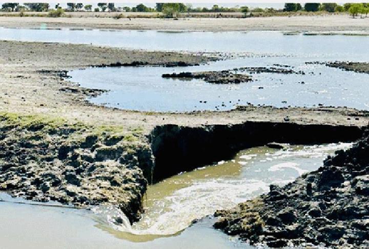 ‘Selfish’ villagers divert canal water ‘Selfish’ villagers divert canal water