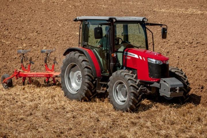 Agriculture Ministry Acquires 350 Tractors to Boost Communal Farming Agriculture Ministry Acquires 350 Tractors to Boost Communal Farming