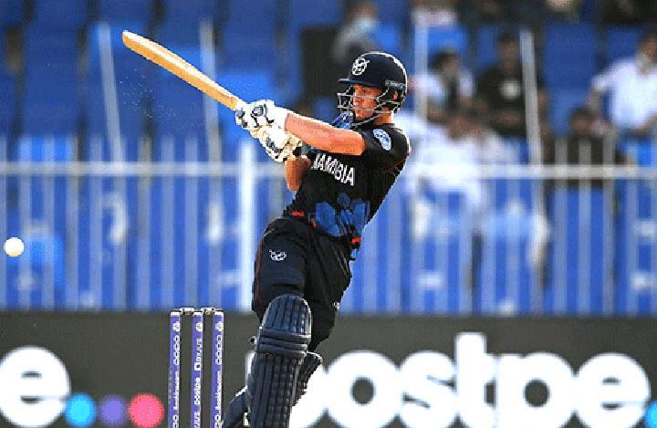 Personality of the week - Van Lingen takes cricket to the sand dunes Personality of the week - Van Lingen takes cricket to the sand dunes