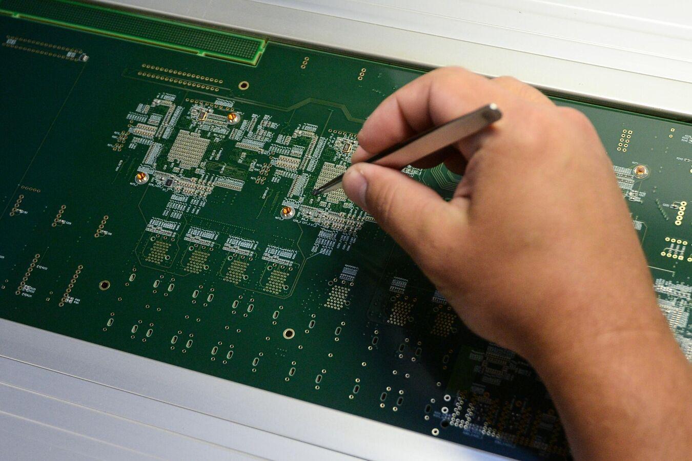 Elements to Control Terahertz Laser Radiation Created in Russia Elements to Control Terahertz Laser Radiation Created in Russia
