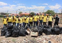 Volunteers lead clean-up campaign Volunteers lead clean-up campaign