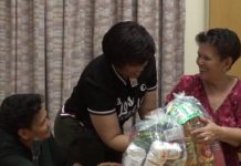 Keetmanshoop elderly receive food parcels from municipality Keetmanshoop elderly receive food parcels from municipality