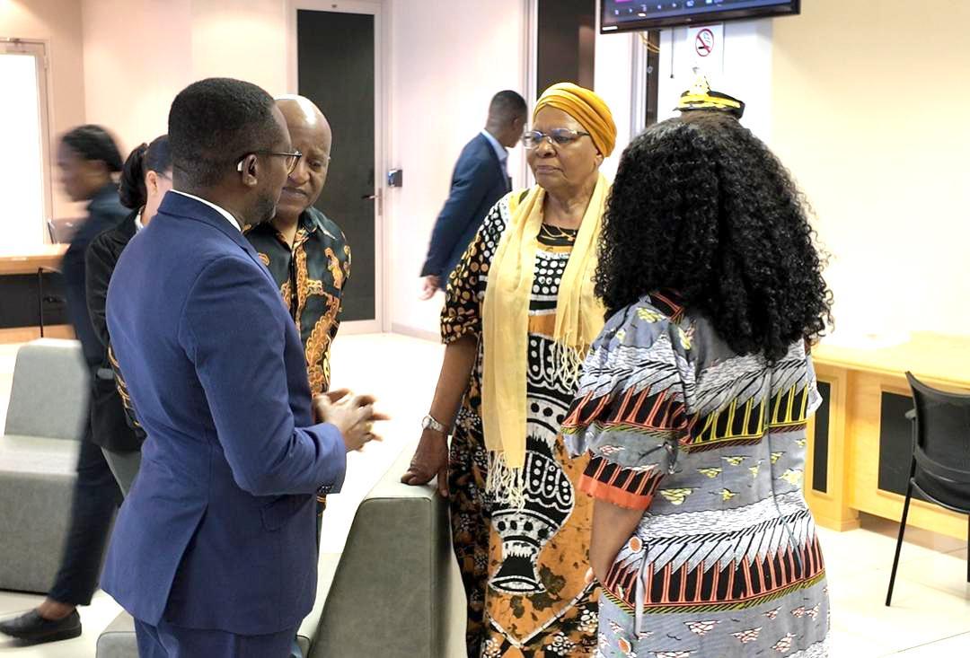 President, PM make suprise Bipa visit …demand efficiency, investor-friendly services President, PM make suprise Bipa visit …demand efficiency, investor-friendly services