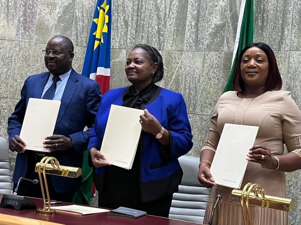 Govt, unions sign civil servants’ salary increase Govt, unions sign civil servants’ salary increase