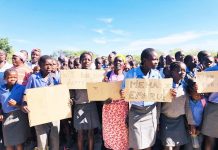 Water cripples education at Kapako Water cripples education at Kapako