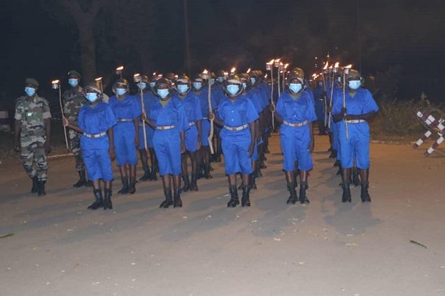 62 ans de République du Niger : Un détachement des FAN et de la Grade Nationale rend honneur au Président de la République et à plusieurs personnalités 62 ans de République du Niger : Un détachement des FAN et de la Grade Nationale rend honneur au Président de la République et à plusieurs personnalités