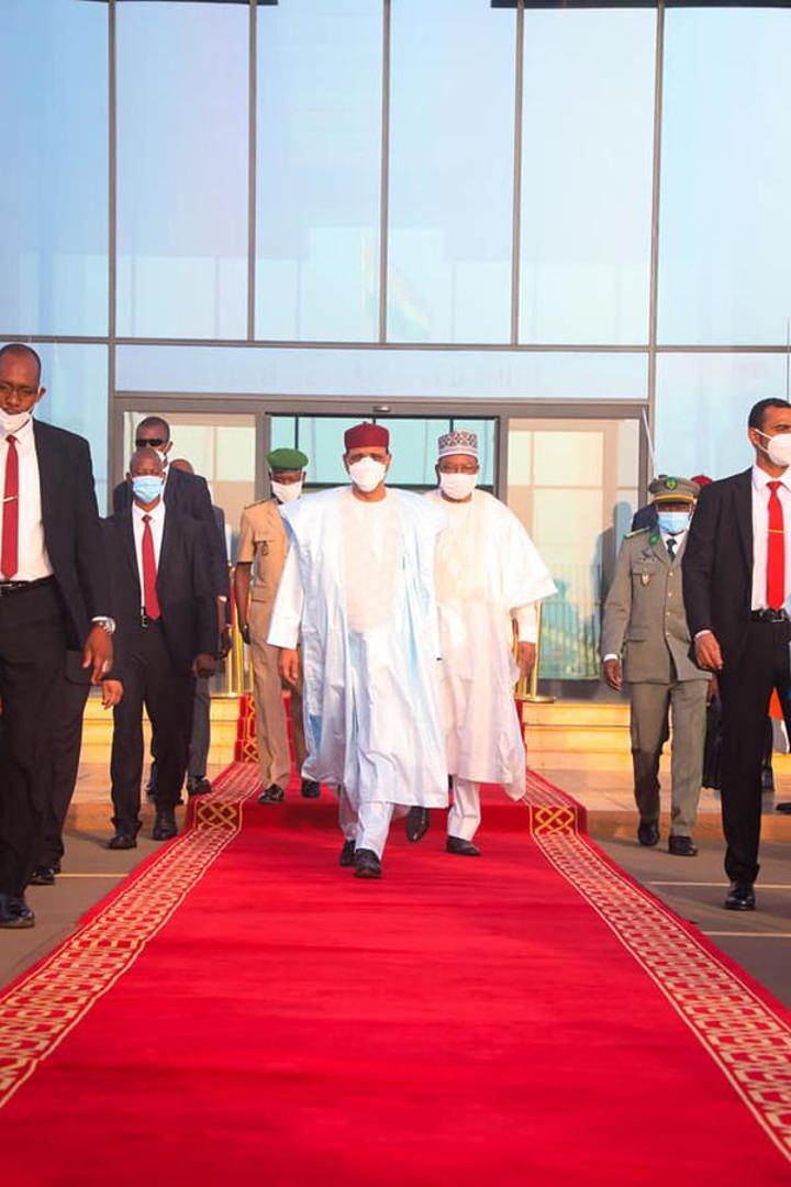 Le Président Mohamed Bazoum au Sommet extraordinaire de la CLBT d’Abuja axé sur la situation au Tchad Le Président Mohamed Bazoum au Sommet extraordinaire de la CLBT d’Abuja axé sur la situation au Tchad