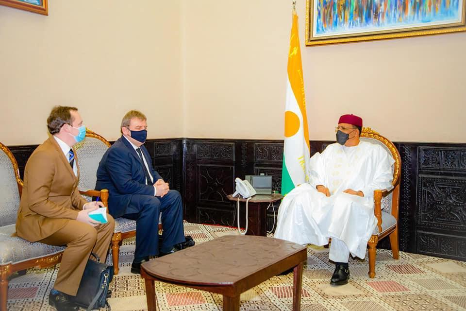 L’ambassadeur de la Fédération de Russie reçu par le Président Mohamed Bazoum L’ambassadeur de la Fédération de Russie reçu par le Président Mohamed Bazoum