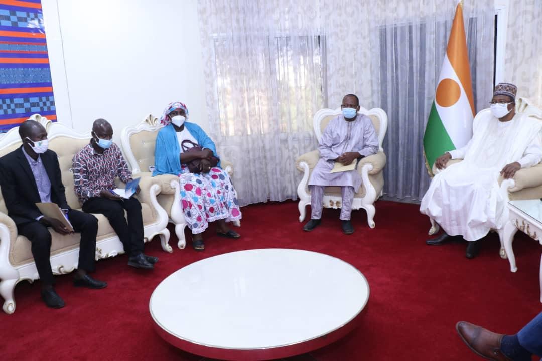 Une délégation de la Maison de la Presse reçue par le Premier Ministre Une délégation de la Maison de la Presse reçue par le Premier Ministre