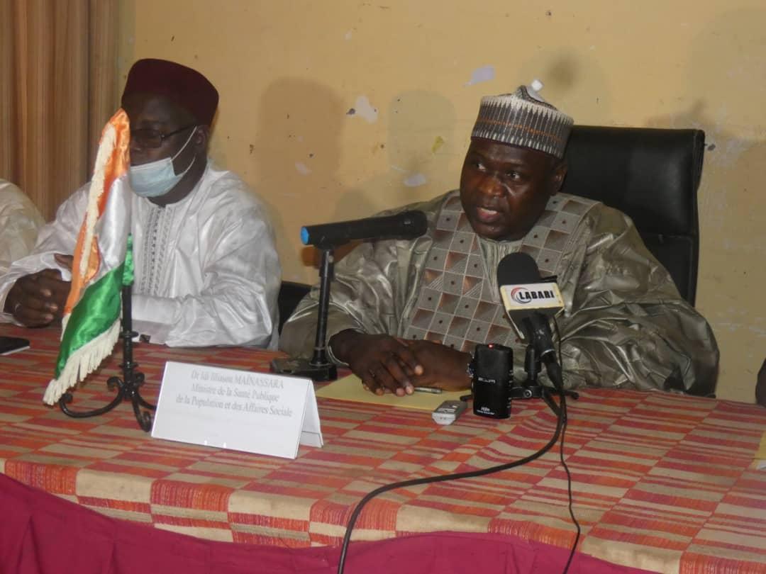 Le Ministre de la santé publique en mission de travail dans la région de Dosso Le Ministre de la santé publique en mission de travail dans la région de Dosso