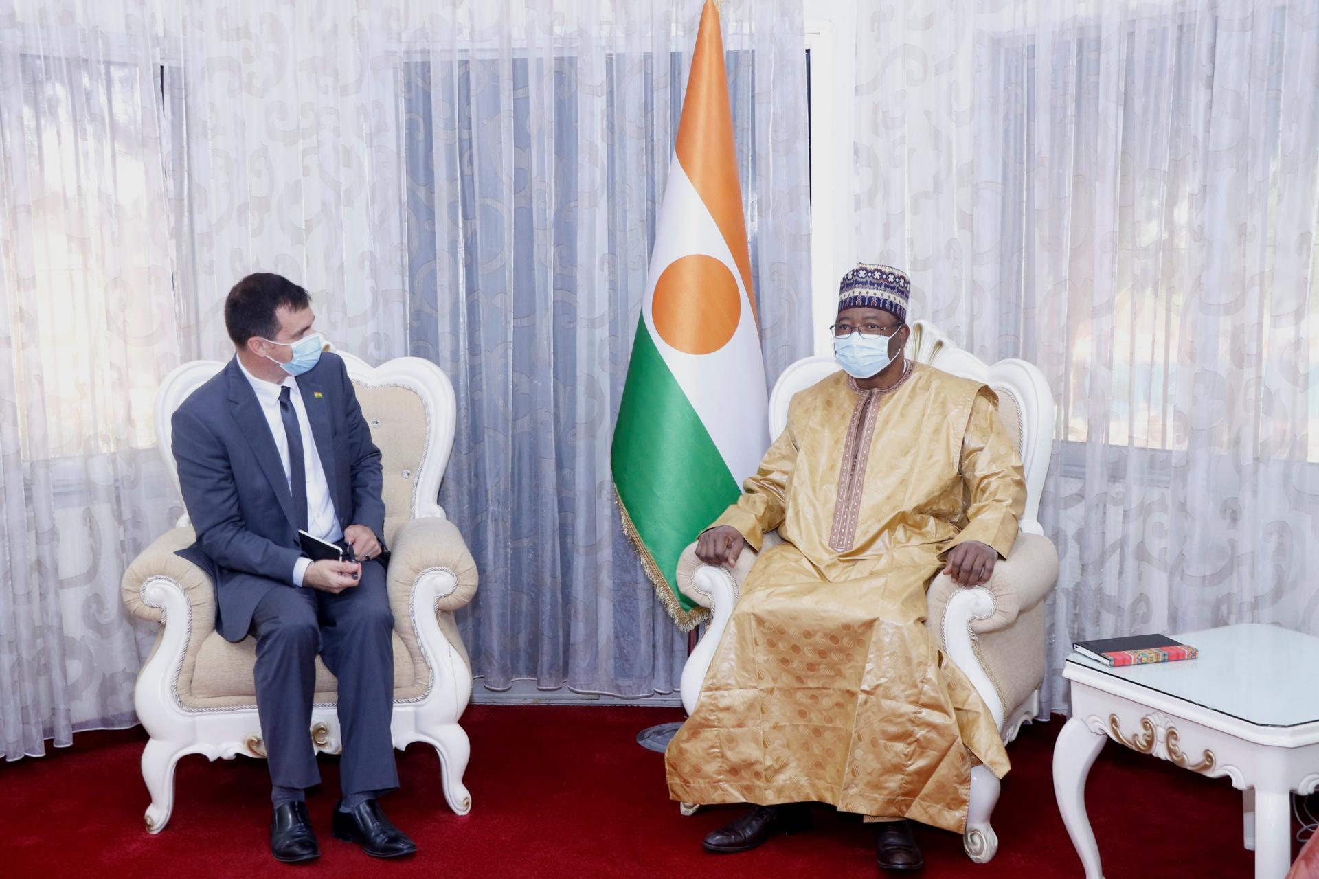 Le Premier Ministre reçoit le Sous-Secrétaire général des Nations Unies pour la sureté et la sécurité Le Premier Ministre reçoit le Sous-Secrétaire général des Nations Unies pour la sureté et la sécurité