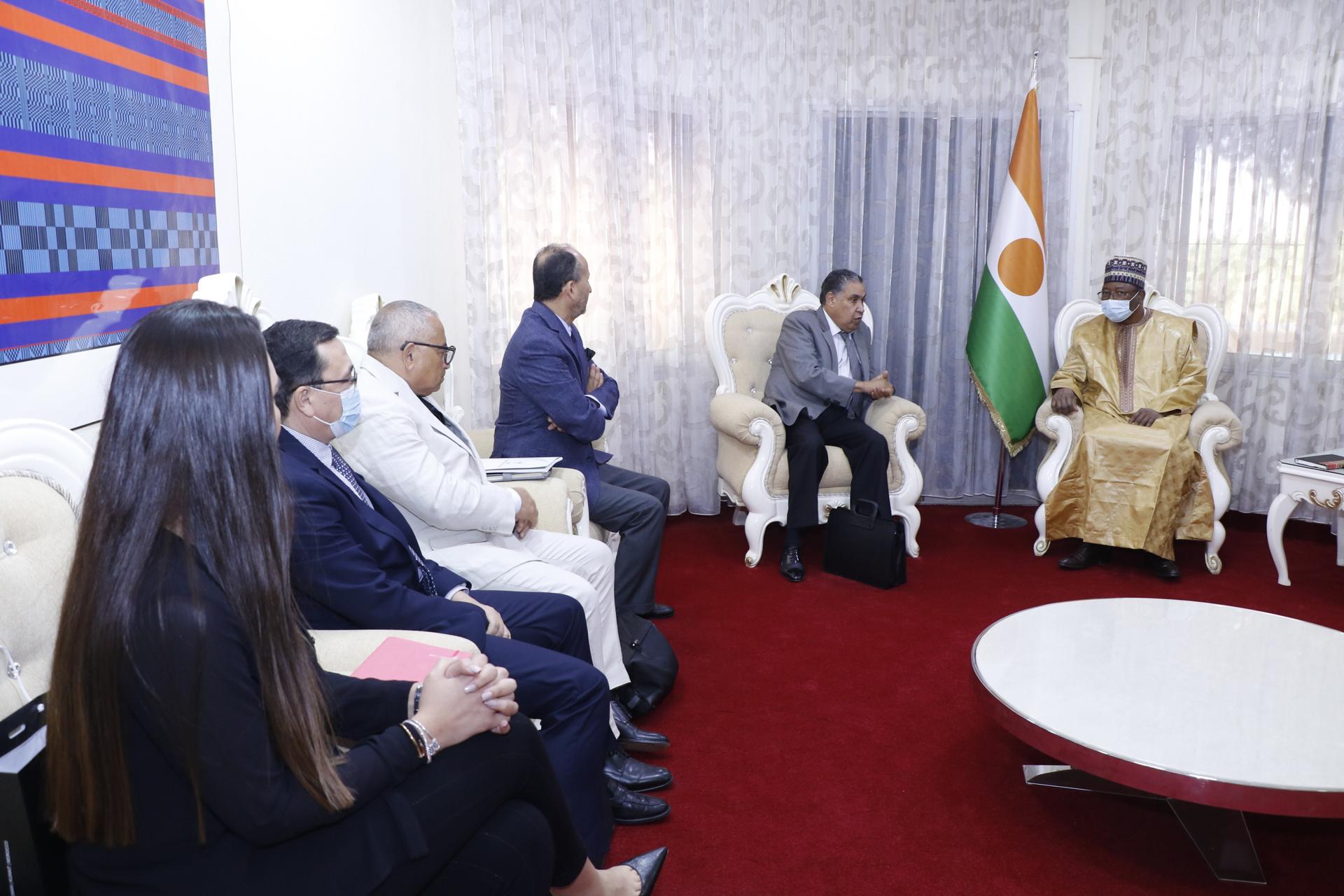 Une délégation d’investisseurs marocains reçue par le Premier Ministre Ouhoumoudou Mahamadou Une délégation d’investisseurs marocains reçue par le Premier Ministre Ouhoumoudou Mahamadou