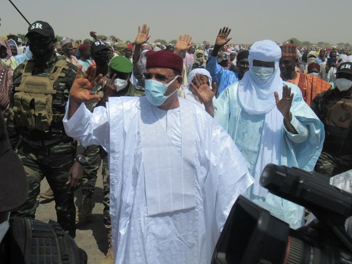 Le Président Mohamed Bazoum réaffirme ses garanties de sécurité et de relance économique aux populations réinstallées de Baraou Le Président Mohamed Bazoum réaffirme ses garanties de sécurité et de relance économique aux populations réinstallées de Baraou
