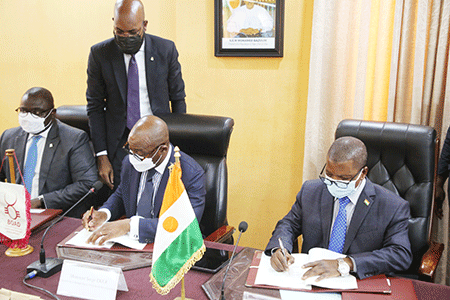 Signature Hier De Deux Accords De Financement : La BOAD Finance Deux Importants Projets À Hauteur De 40 Milliards Au Niger Signature Hier De Deux Accords De Financement : La BOAD Finance Deux Importants Projets À Hauteur De 40 Milliards Au Niger
