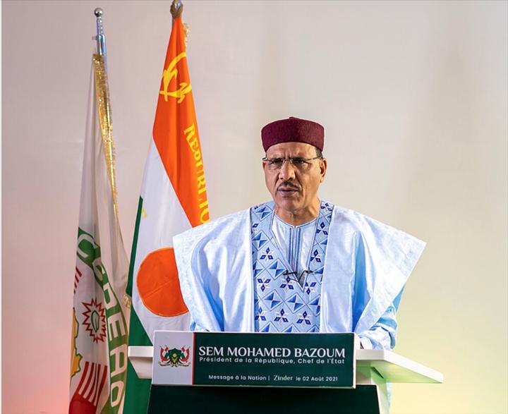 Le Président de la République, SEM Mohamed Bazoum, a reçu jeudi en début de soirée 2 septembre 2021, une délégation du Groupe BSIC, conduite par son Directeur du Département Crédit, M. Noomen Hadiji. Le Président de la République, SEM Mohamed Bazoum, a reçu jeudi en début de soirée 2 septembre 2021, une délégation du Groupe BSIC, conduite par son Directeur du Département Crédit, M. Noomen Hadiji.