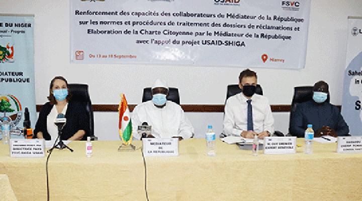 Atelier de renforcement de capacités des collaborateurs du Médiateur de la République : Une formation pour mieux servir les usagers Atelier de renforcement de capacités des collaborateurs du Médiateur de la République : Une formation pour mieux servir les usagers