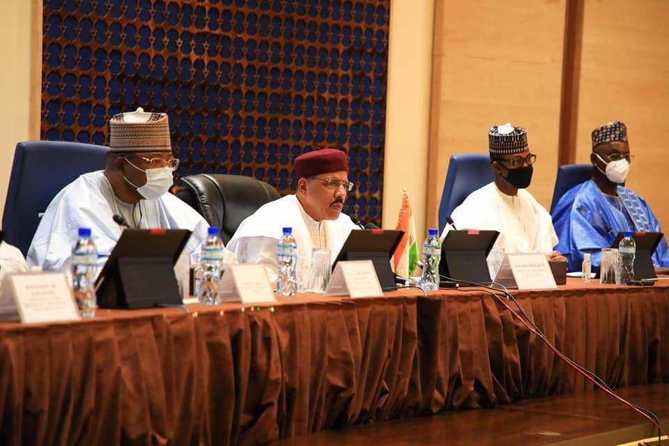 Enseignement professionnel et technique au Niger : le Président Bazoum dénonce une gouvernance « lacunaire » et promet de « rectifier les choses » Enseignement professionnel et technique au Niger : le Président Bazoum dénonce une gouvernance « lacunaire » et promet de « rectifier les choses »