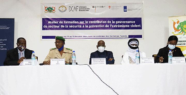 Session de formation DCAF /CNESS : Développer les connaissances des participants sur l’importance de la GRSS /PEV Session de formation DCAF /CNESS : Développer les connaissances des participants sur l’importance de la GRSS /PEV