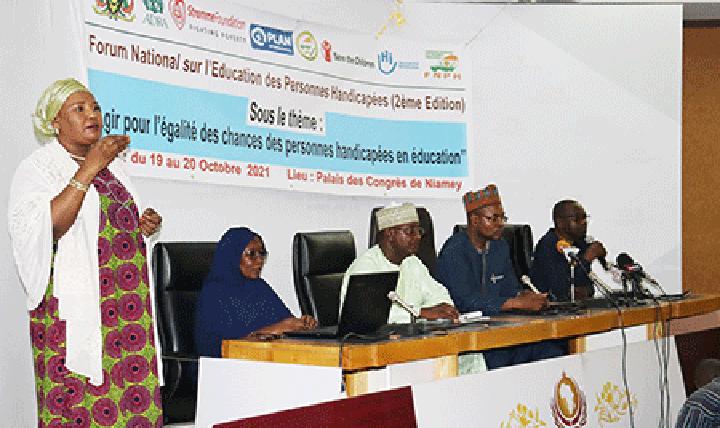 Fin de la 2ème édition du Forum National sur l’Education des Personnes Handicapées : Faire en sorte que l’éducation inclusive soit une réalité Fin de la 2ème édition du Forum National sur l’Education des Personnes Handicapées : Faire en sorte que l’éducation inclusive soit une réalité