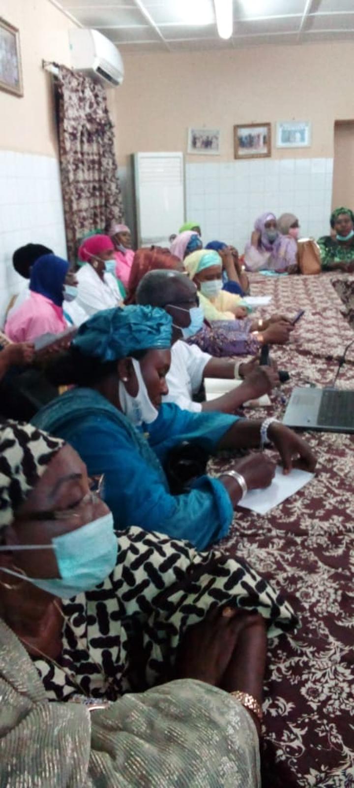 Les membres du réseau des Femmes parlementaires visitent la maternité Issaka Gazobi et le Centre Hospitalier Régional de Niamey Les membres du réseau des Femmes parlementaires visitent la maternité Issaka Gazobi et le Centre Hospitalier Régional de Niamey