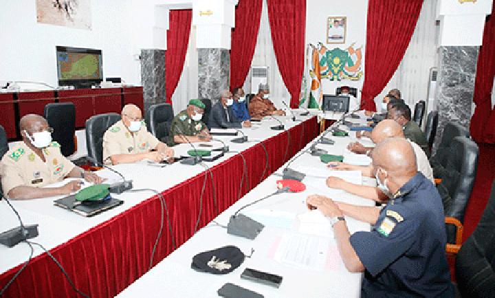 Au Palais de la Présidence de la République : Le Chef de l’Etat préside la réunion du Conseil National de Sécurité Au Palais de la Présidence de la République : Le Chef de l’Etat préside la réunion du Conseil National de Sécurité