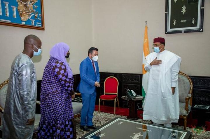Échanges à niamey entre le Chef de l'Etat nigérien et le président du Forum de la Jeunesse de la Coopération Islamique Échanges à niamey entre le Chef de l'Etat nigérien et le président du Forum de la Jeunesse de la Coopération Islamique
