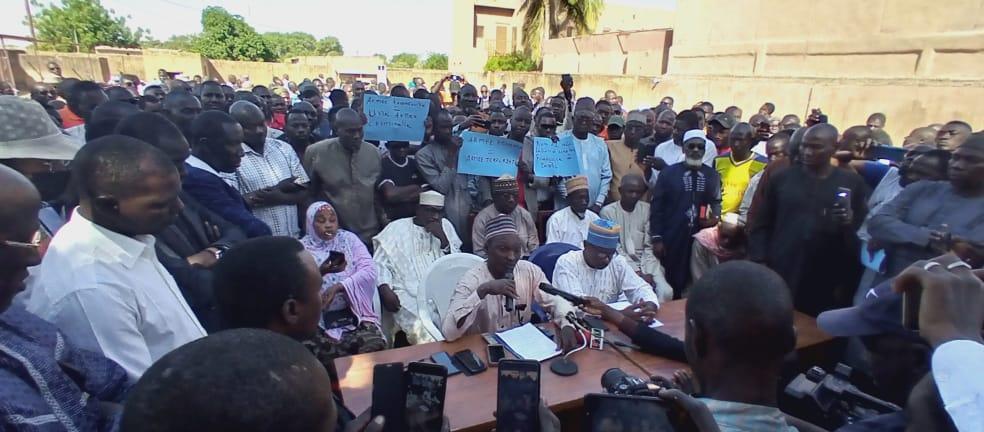 Situation sécuritaire au Niger : La coalition pour la défense de la République de Dosso apporte son soutien aux FDS Situation sécuritaire au Niger : La coalition pour la défense de la République de Dosso apporte son soutien aux FDS