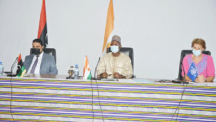 Table ronde entre le Niger, la Libye et six autres pays de l’Afrique subsaharienne : Vers une démarche consensuelle pour mieux gérer la migration en Libye Table ronde entre le Niger, la Libye et six autres pays de l’Afrique subsaharienne : Vers une démarche consensuelle pour mieux gérer la migration en Libye