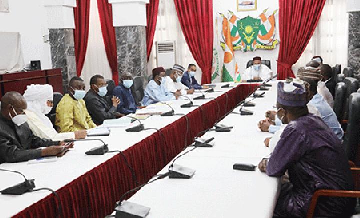 Le Président de la République reçoit les membres de l’Association des commissionnaires agréés en douane du Niger : Les maux qui minent l’exercice de la fonction de transitaire au centre des échanges Le Président de la République reçoit les membres de l’Association des commissionnaires agréés en douane du Niger : Les maux qui minent l’exercice de la fonction de transitaire au centre des échanges