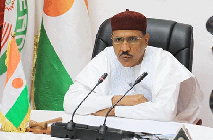 Allocution prononcée par le Président de la République à la rencontre avec les Organisations Non Gouvernementales et Associations de Développement (ONG/AD) : « Dans les prochaines semaines, le Gouvernement va organiser des assises nationales sur le recadrage des interventions des ONG et Associations de Développement au Niger », annonce SEM. Mohamed Bazoum Allocution prononcée par le Président de la République à la rencontre avec les Organisations Non Gouvernementales et Associations de Développement (ONG/AD) : « Dans les prochaines semaines, le Gouvernement va organiser des assises nationales sur le recadrage des interventions des ONG et Associations de Développement au Niger », annonce SEM. Mohamed Bazoum