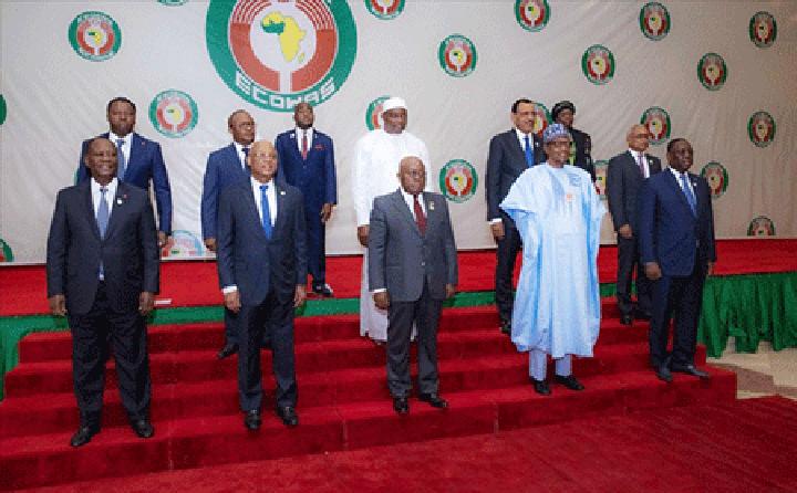 Le Président de la République a pris part au 60ème Sommet ordinaire des Chefs d’Etat et de Gouvernement de la CEDEAO, à Abuja (Nigéria) : Les questions sécuritaires, politiques et sanitaires au centre des préoccupations Le Président de la République a pris part au 60ème Sommet ordinaire des Chefs d’Etat et de Gouvernement de la CEDEAO, à Abuja (Nigéria) : Les questions sécuritaires, politiques et sanitaires au centre des préoccupations