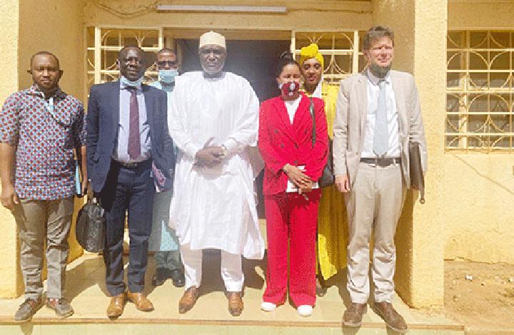 Séance de travail entre le ministre de la Communication et le Rapporteur spécial des Nations Unies sur les libertés d’association et de manifestation : M. Clément N. VOULE souligne la qualité des échanges Séance de travail entre le ministre de la Communication et le Rapporteur spécial des Nations Unies sur les libertés d’association et de manifestation : M. Clément N. VOULE souligne la qualité des échanges