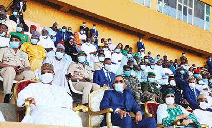 Au Gala de la République, : Le Chef de l’Etat donne le coup d’envoi du match ‘’Niger-Afrique’’ Au Gala de la République, : Le Chef de l’Etat donne le coup d’envoi du match ‘’Niger-Afrique’’
