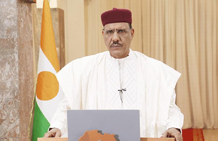 Message à la Nation du Président de la République à l’occasion du 63ème anniversaire de la Proclamation de la République : “Je ferai tout ce que je dois faire pour renforcer notre cohésion nationale et faire en sorte que notre pays soit plus uni, plus fort” déclare SE Mohamed Bazoum Message à la Nation du Président de la République à l’occasion du 63ème anniversaire de la Proclamation de la République : “Je ferai tout ce que je dois faire pour renforcer notre cohésion nationale et faire en sorte que notre pays soit plus uni, plus fort” déclare SE Mohamed Bazoum