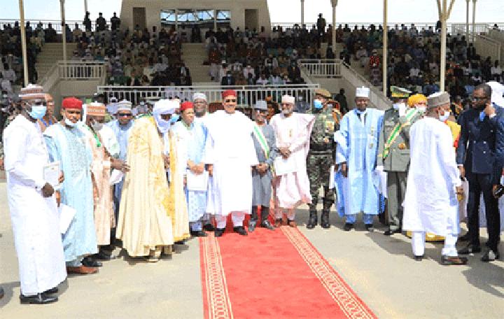63ème anniversaire de la République du Niger : Le Président de la République distingue plusieurs personnalités civiles et militaires 63ème anniversaire de la République du Niger : Le Président de la République distingue plusieurs personnalités civiles et militaires