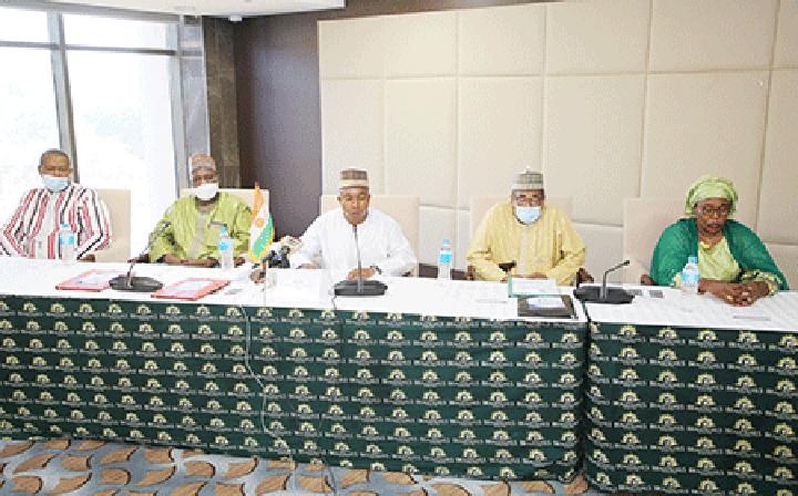 Atelier de vulgarisation de l’ordre tarifaire au droit d’auteur, aux droits voisins et aux expressions du patrimoine culturel traditionnel : Inciter les utilisateurs à s’acquitter de leurs devoirs et soutenir le développement de la production culturelle Atelier de vulgarisation de l’ordre tarifaire au droit d’auteur, aux droits voisins et aux expressions du patrimoine culturel traditionnel : Inciter les utilisateurs à s’acquitter de leurs devoirs et soutenir le développement de la production culturelle