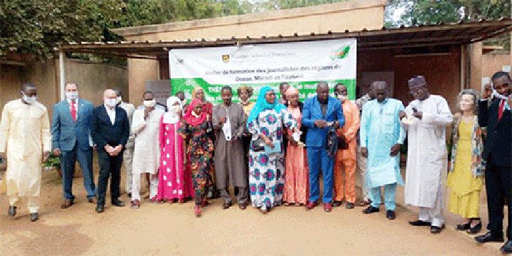 Niamey/Médias : «La désinformation, le multimédia, les réseaux sociaux et la viabilité des médias», thème d’un atelier au profit des journalistes de trois régions Niamey/Médias : «La désinformation, le multimédia, les réseaux sociaux et la viabilité des médias», thème d’un atelier au profit des journalistes de trois régions