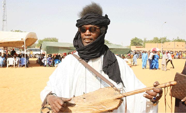 Musique/Mohamed Adguissa alias Mohamed Mai Molo : «Partout où je joue le molo, les hommes réagissent…» Musique/Mohamed Adguissa alias Mohamed Mai Molo : «Partout où je joue le molo, les hommes réagissent…»