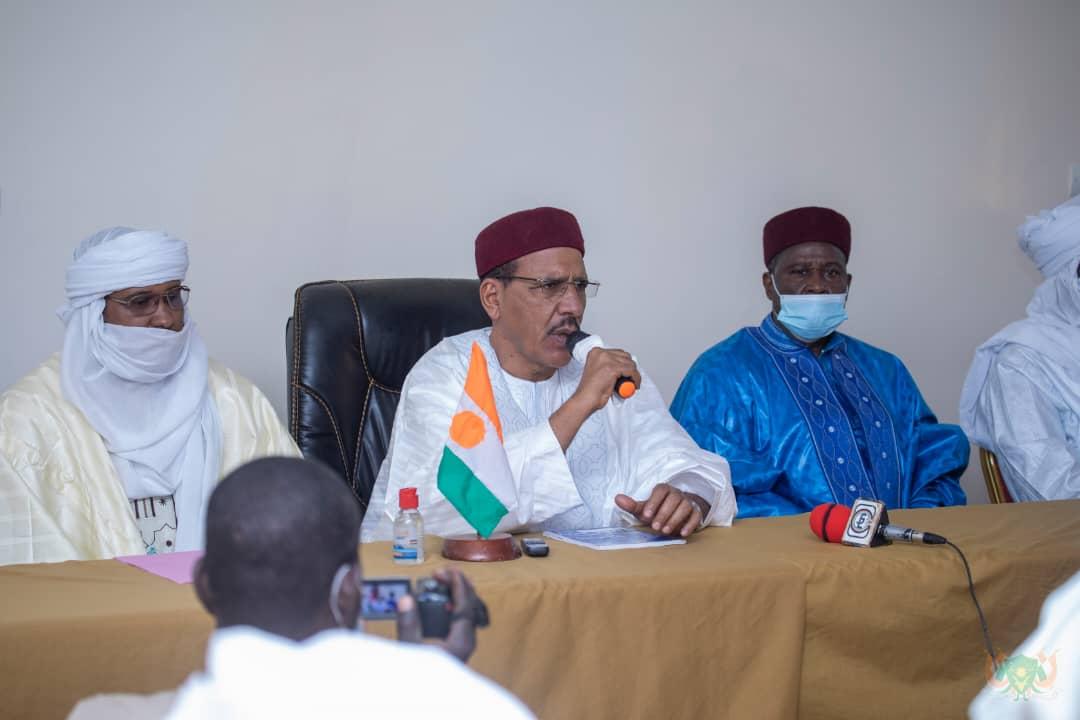 Rencontre Bazoum et les différentes communautés de Tillia : Les thèmes de paix, de cohésion sociale et de sécurité abordés Rencontre Bazoum et les différentes communautés de Tillia : Les thèmes de paix, de cohésion sociale et de sécurité abordés