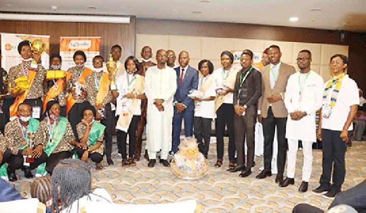 Finale du concours «Talent-Littéraire» : L’équipe du Collège Mariama remporte le 1er prix avec une note de 17,25 Finale du concours «Talent-Littéraire» : L’équipe du Collège Mariama remporte le 1er prix avec une note de 17,25