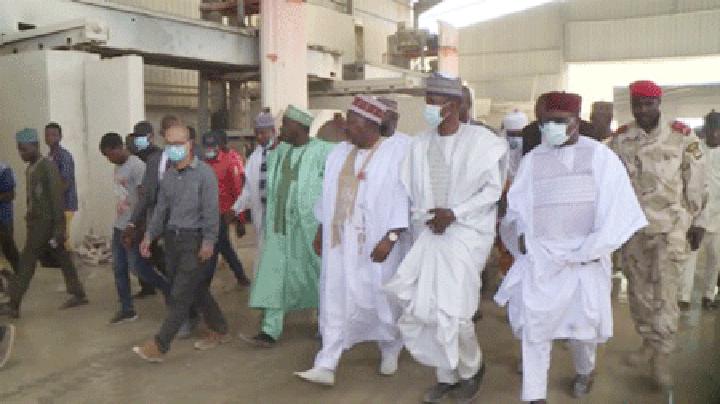 Visite de travail du Gouverneur de la Région de Zinder dans l’Etat de Jigawa, au Nigeria : Renforcer les liens d’amitié, de coopération et de solidarité Visite de travail du Gouverneur de la Région de Zinder dans l’Etat de Jigawa, au Nigeria : Renforcer les liens d’amitié, de coopération et de solidarité