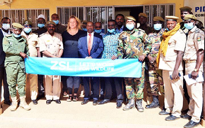 Formation et sensibilisation des Magistrats et Chefs des Brigades du Niger sur la Loi SITES et la nouvelle Loi relative à la faune sauvage : Vers le renforcement des dispositions légales et règlementaires sur la faune au Niger Formation et sensibilisation des Magistrats et Chefs des Brigades du Niger sur la Loi SITES et la nouvelle Loi relative à la faune sauvage : Vers le renforcement des dispositions légales et règlementaires sur la faune au Niger