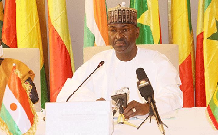 6ème Session ordinaire du Conseil des ministres des pays membres de l’ESMT de Dakar à Niamey : Le ministre M. Hassane Barazé Moussa plaide pour que les pays membres s’acquittent de leurs cotisations à temps 6ème Session ordinaire du Conseil des ministres des pays membres de l’ESMT de Dakar à Niamey : Le ministre M. Hassane Barazé Moussa plaide pour que les pays membres s’acquittent de leurs cotisations à temps