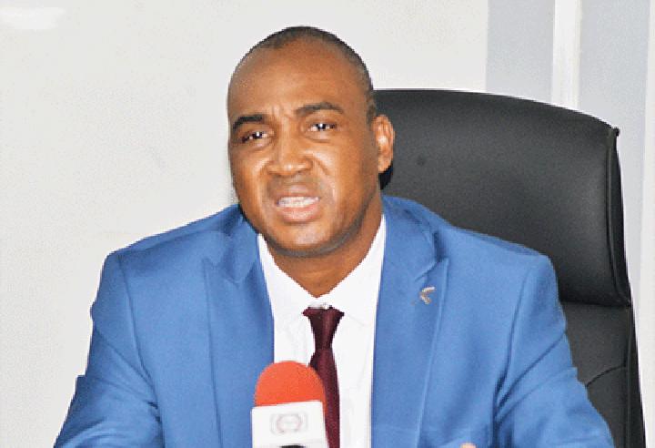 Point de presse du procureur de la République sur les circonstances du décès de l’élève Nouridine Alio : Le gendarme auteur du tir, placé en garde à vue Point de presse du procureur de la République sur les circonstances du décès de l’élève Nouridine Alio : Le gendarme auteur du tir, placé en garde à vue