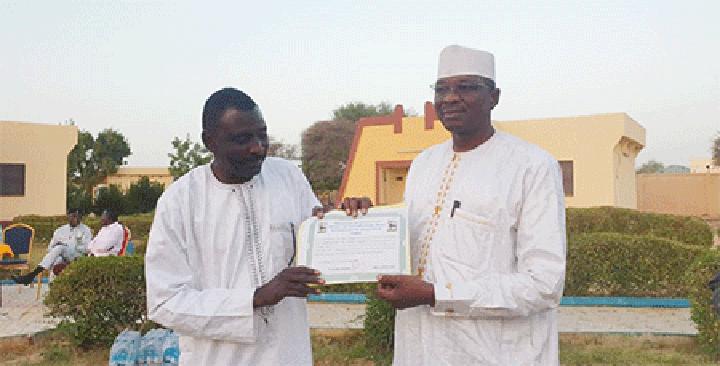 Diffa : La communauté universitaire honore Dr Youssoufa Issiaka, directeur de l’Institut supérieur en environnement et écologie en fin de mission Diffa : La communauté universitaire honore Dr Youssoufa Issiaka, directeur de l’Institut supérieur en environnement et écologie en fin de mission