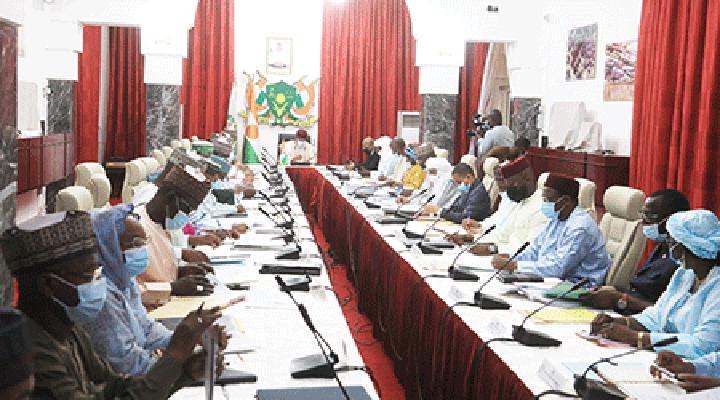 Au Conseil des Ministres : Adoption de plusieurs projets de textes et des mesures nominatives Au Conseil des Ministres : Adoption de plusieurs projets de textes et des mesures nominatives