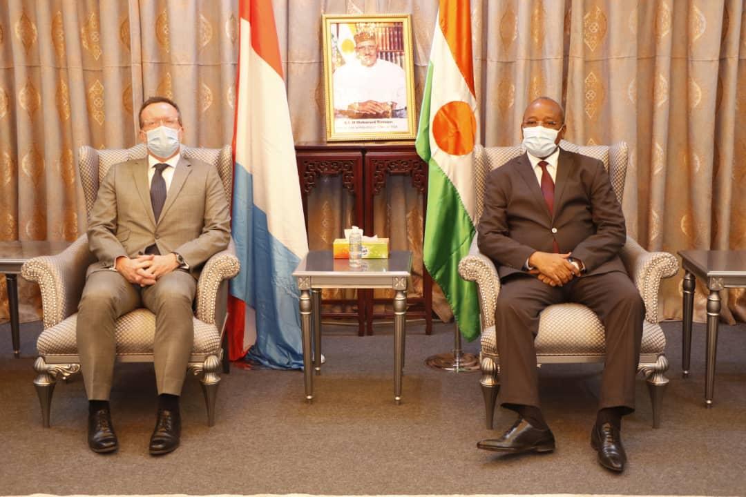 Niamey : Quatre nouveaux ambassadeurs présentent les copies figurées de leurs lettres de créance au Ministre d’État, chargé des Affaires Étrangères Niamey : Quatre nouveaux ambassadeurs présentent les copies figurées de leurs lettres de créance au Ministre d’État, chargé des Affaires Étrangères