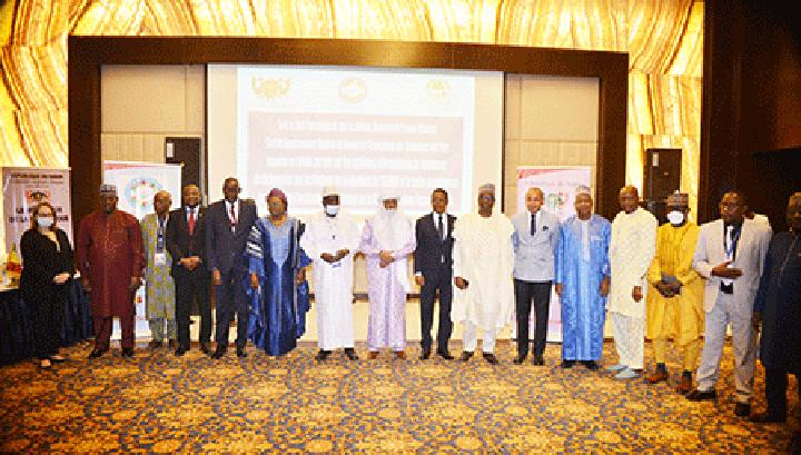 Fin de la réunion élargie de l’Association des Médiateurs des Pays membres de l’UEMOA (AMP-UEMOA) : Engagement pour le renforcement de la paix et de la démocratie dans l’espace UEMOA Fin de la réunion élargie de l’Association des Médiateurs des Pays membres de l’UEMOA (AMP-UEMOA) : Engagement pour le renforcement de la paix et de la démocratie dans l’espace UEMOA