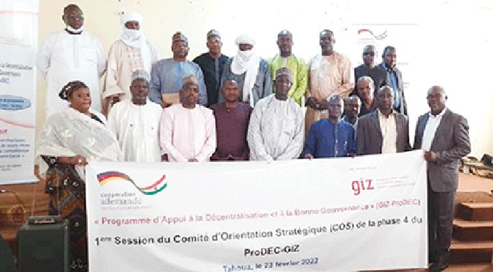Tahoua : 1ère session du Comité d’Orientation Stratégique (COS) de la phase 4 du Programme d’Appui à la Décentralisation et à la Bonne Gouvernance au Niger (ProDEC/GIZ) Tahoua : 1ère session du Comité d’Orientation Stratégique (COS) de la phase 4 du Programme d’Appui à la Décentralisation et à la Bonne Gouvernance au Niger (ProDEC/GIZ)